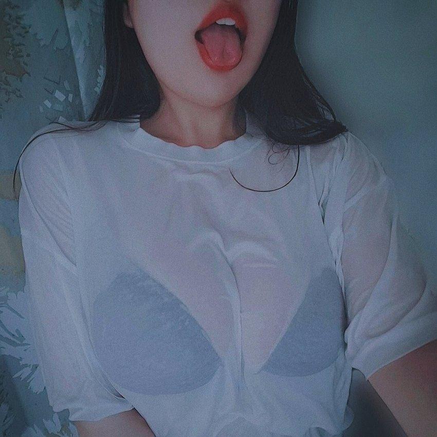 혀 내밀고