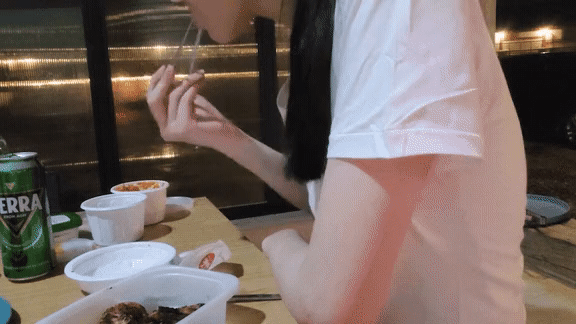 가슴 크기로 논쟁있는 짤