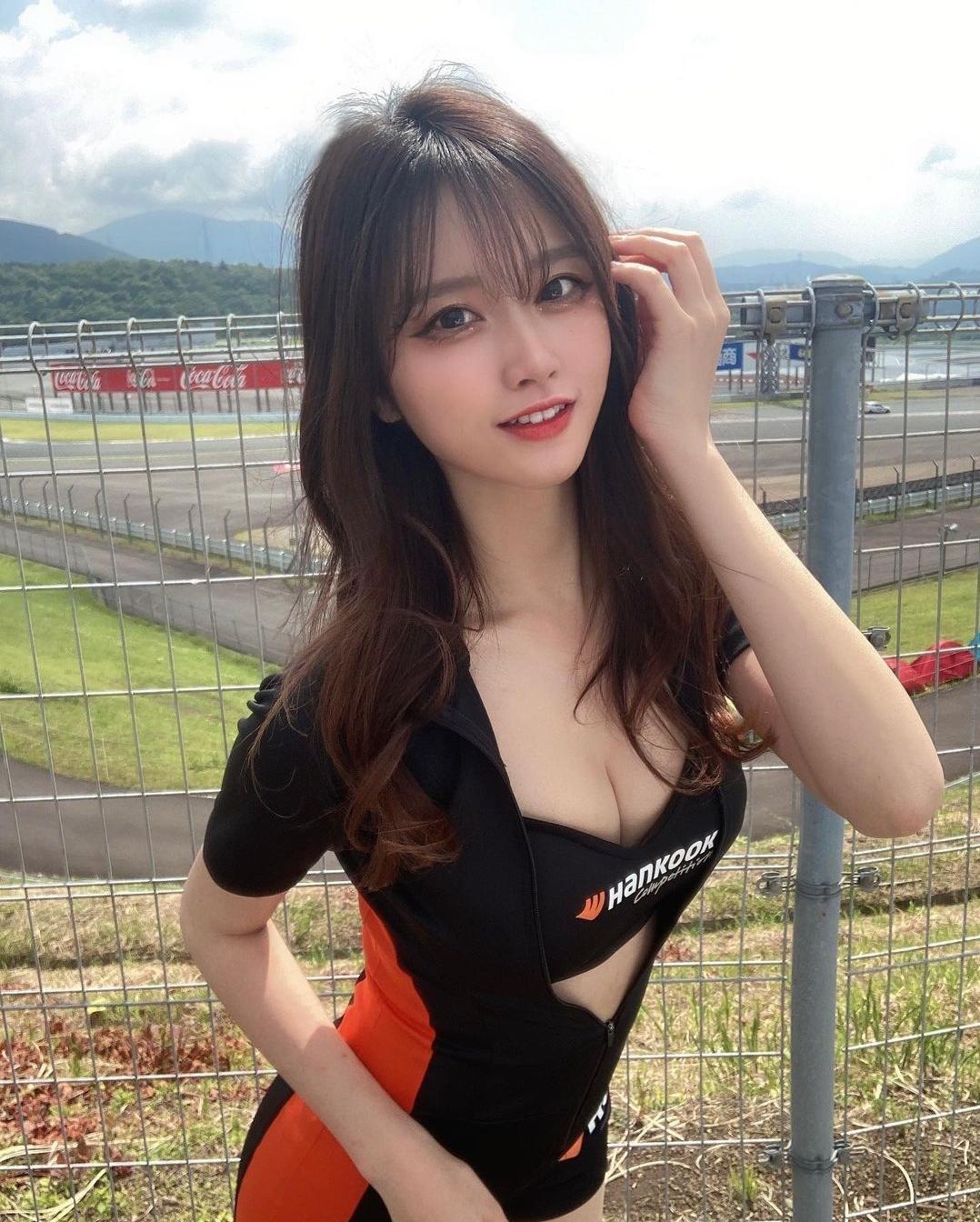 한국에서 활동중인 일본인 레이싱걸