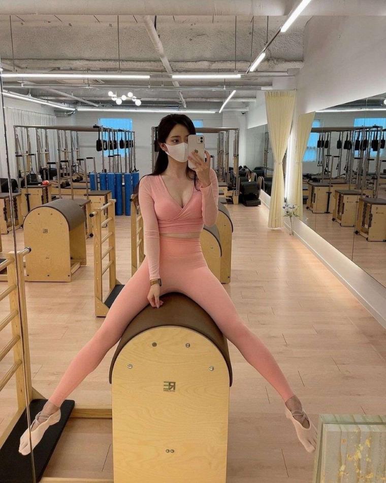 부업이 피트니스 모델인 현직 간호사 자매.jpg