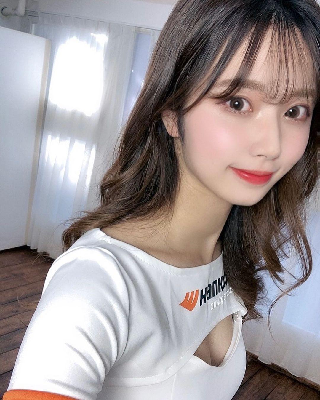 한국에서 활동중인 일본인 레이싱걸