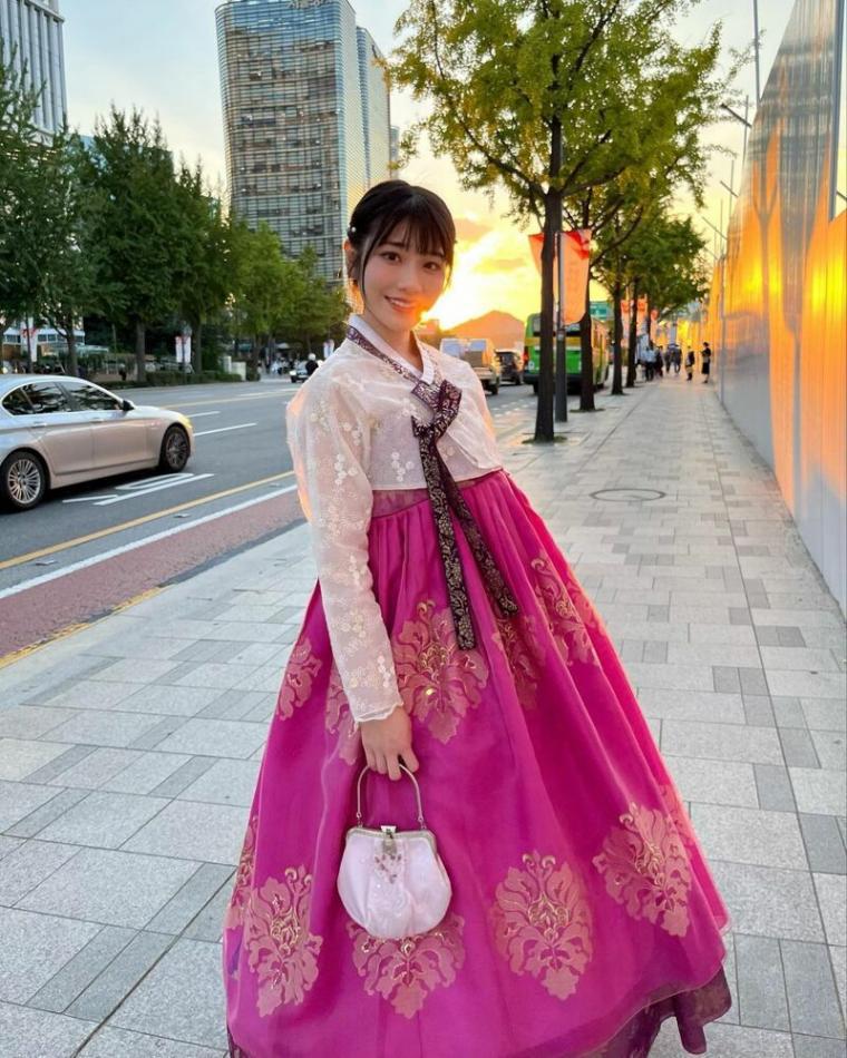 외모 1티어 av 배우의 한복 vs 기모노