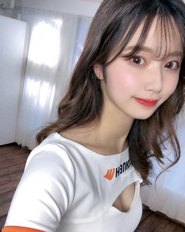한국에서 활동중인 일본인 레이싱걸