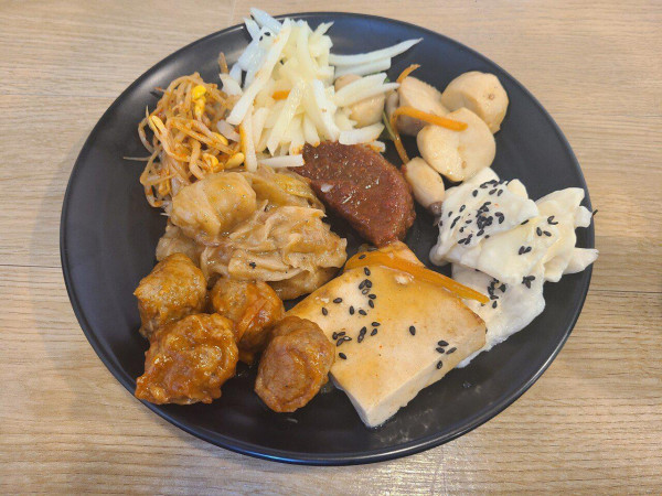부산 순두부찌개 8,000원 호불호.jpg