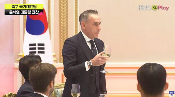 한국을 떠나는 마지막 모습 벤투 vs 슈틸리케ㅋㅋㅋ.jpg